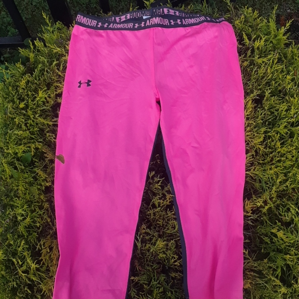 Armour under  capri leggings